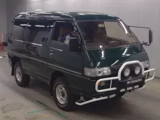MITSUBISHI DELICA WAGON