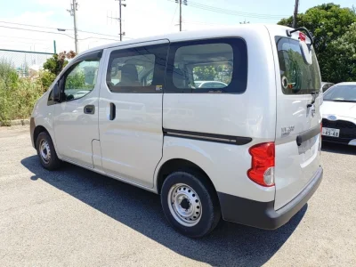 NISSAN NV200