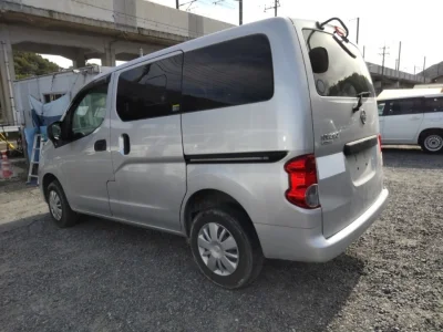 NISSAN NV200