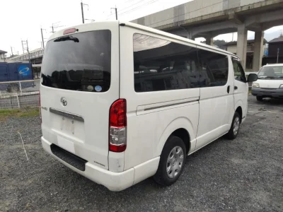 TOYOTA REGIUS ACE VAN