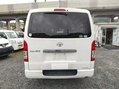 TOYOTA REGIUS ACE VAN