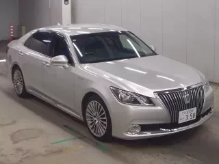 TOYOTA CROWN MAJESTA