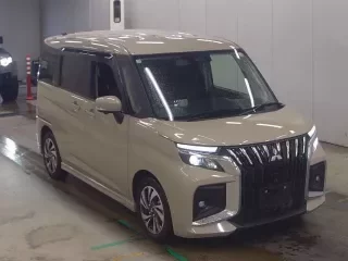 MITSUBISHI DELICA D2