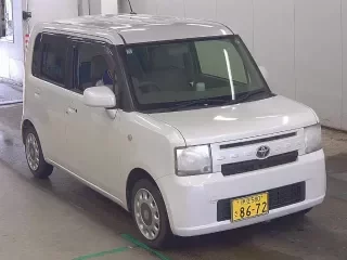 TOYOTA PIXIS SPACE