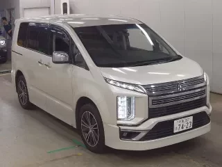 MITSUBISHI DELICA D5