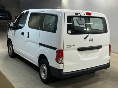 NISSAN NV200