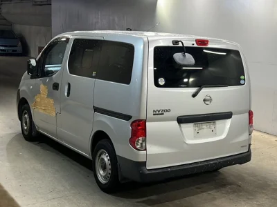 NISSAN NV200