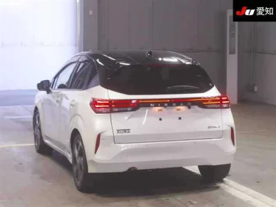 NISSAN AURA
