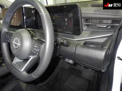 NISSAN AURA