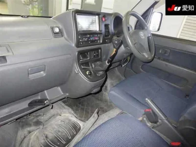 TOYOTA PIXIS VAN
