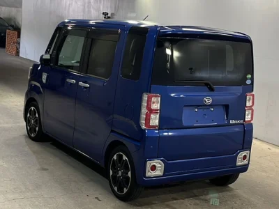 DAIHATSU WAKE
