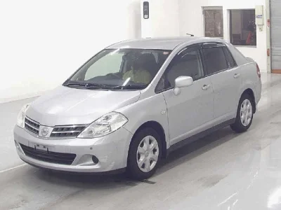 NISSAN TIIDA LATIO