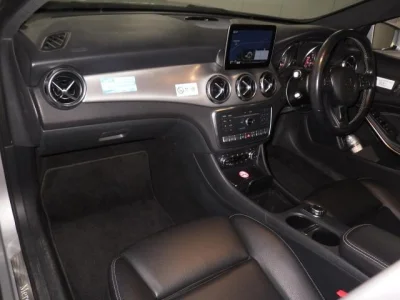 MERCEDES BENZ GLA