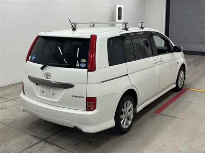 TOYOTA ISIS