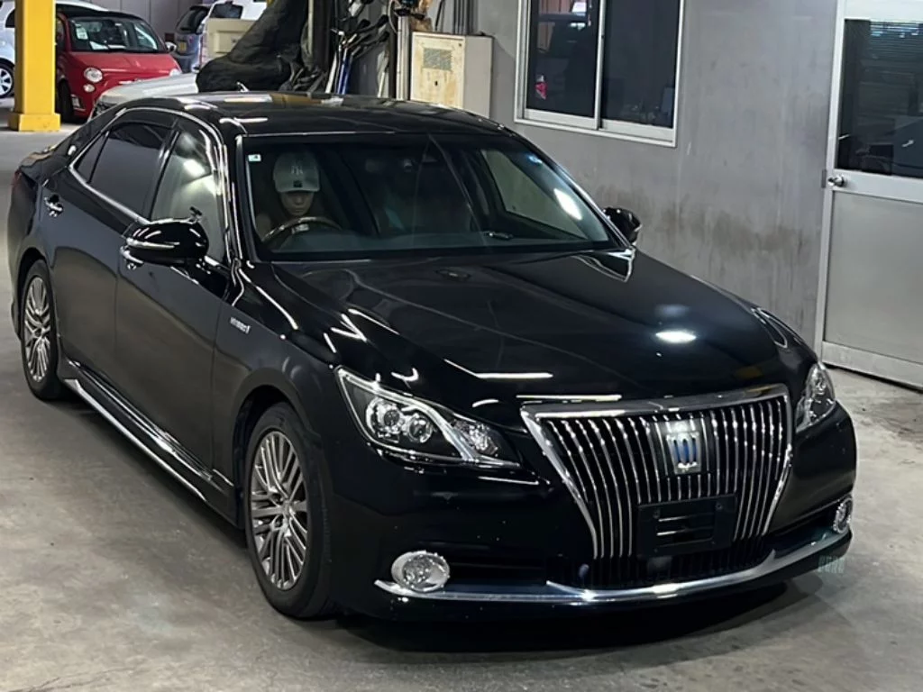 TOYOTA CROWN MAJESTA