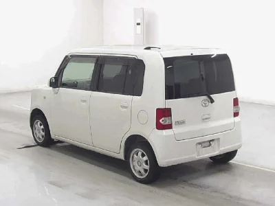 TOYOTA PIXIS SPACE
