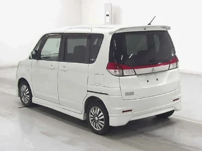 MITSUBISHI DELICA D2
