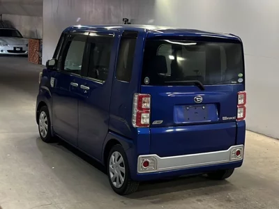 DAIHATSU WAKE