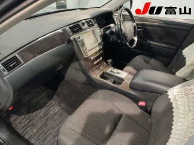 TOYOTA CROWN MAJESTA