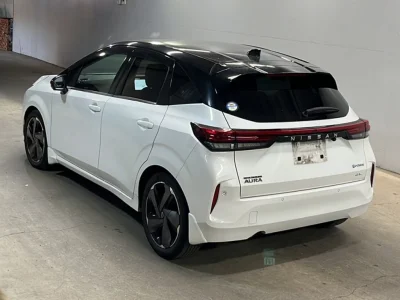 Nissan Aura