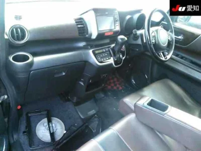 HONDA N BOX SLASH
