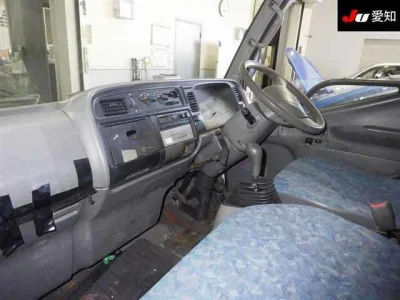 MITSUBISHI CANTER