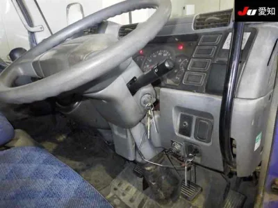 MITSUBISHI CANTER