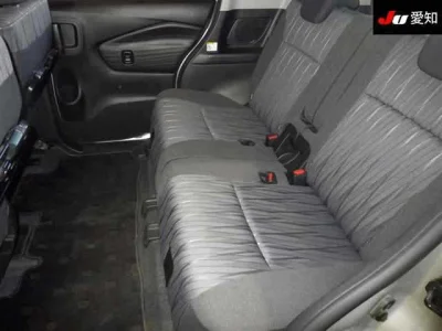 MITSUBISHI DELICA D2