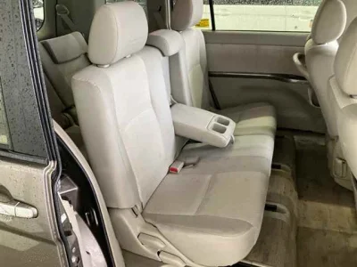 TOYOTA ISIS 2