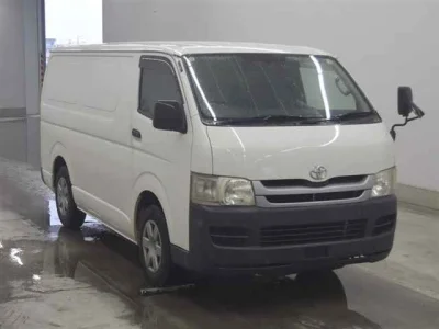 TOYOTA HIACE VAN