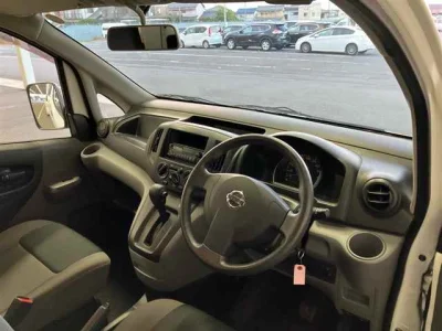 NISSAN NV200