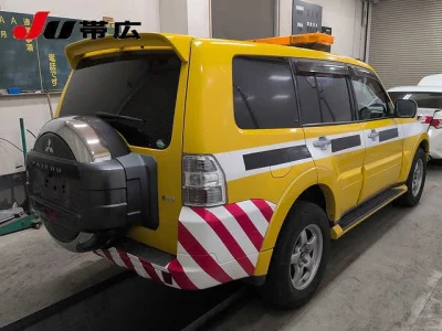 MITSUBISHI PAJERO 2
