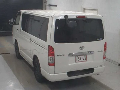 TOYOTA HIACE VAN