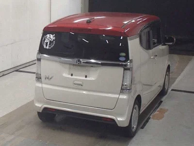 HONDA N BOX SLASH