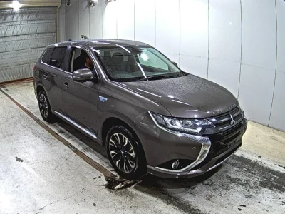 MITSUBISHI OUTLANDER PHEV