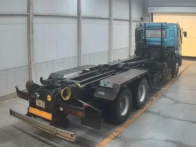 NISSAN UD