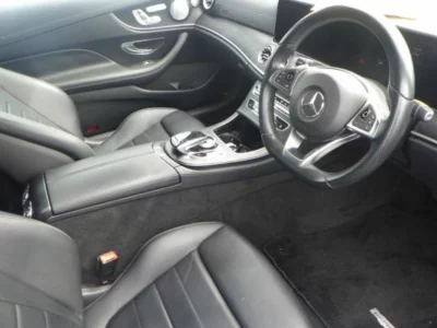 MERCEDES BENZ E CLASS 3