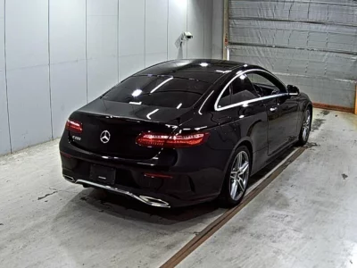 MERCEDES BENZ E CLASS 4