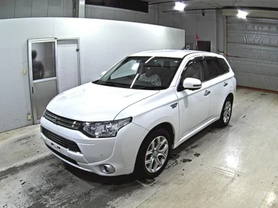 MITSUBISHI OUTLANDER PHEV