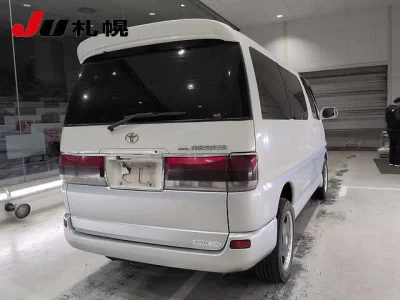 TOYOTA HIACE REGIUS