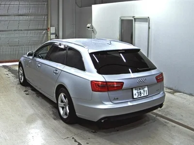 AUDI A6 AVANTE