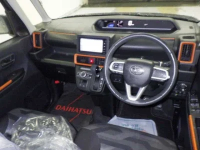 DAIHATSU TANTO FUN CROSS