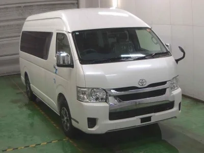 TOYOTA HIACE