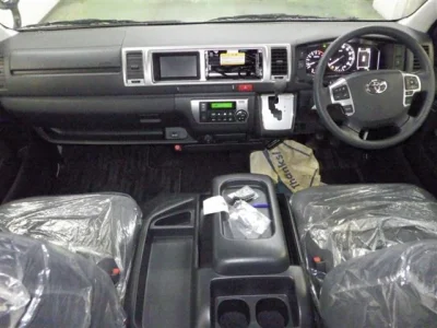 TOYOTA HIACE