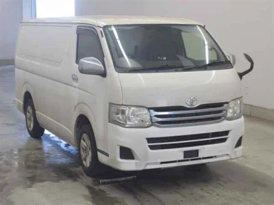 TOYOTA HIACE VAN