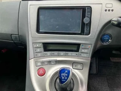TOYOTA PRIUS PHV