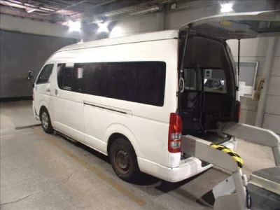 TOYOTA REGIUS ACE VAN