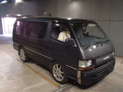 TOYOTA HIACE