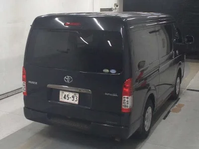 TOYOTA HIACE VAN