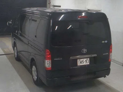 TOYOTA HIACE VAN